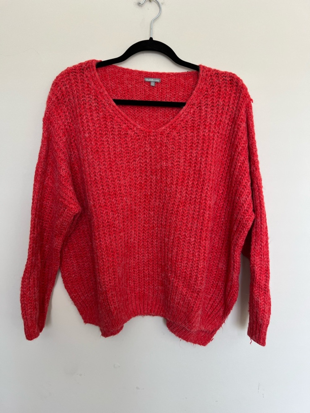 🍭 Charlotte Russe Vibrant Red V-Neck Sweater Size M‎